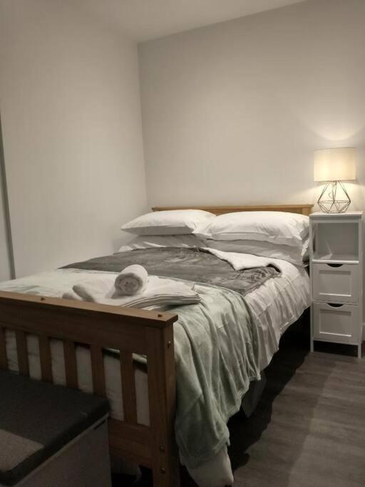 Cosy Garden Studio Room Minimum Two Night Booking Brighton Екстериор снимка